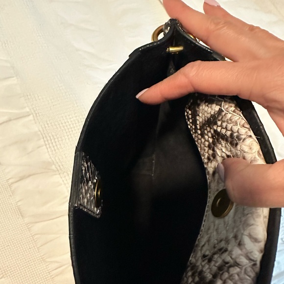 Isabel Marant embossed leather cross body bag - Picture 8 of 8